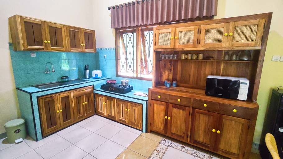 Dining Room 5, Nana's Cozy Home, Cirebon