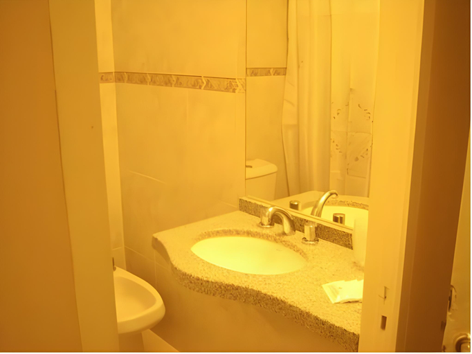 Bathroom 3, Grand Hotel, General Obligado