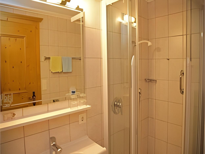 Bathroom 2, Hotel Platzl, Kufstein