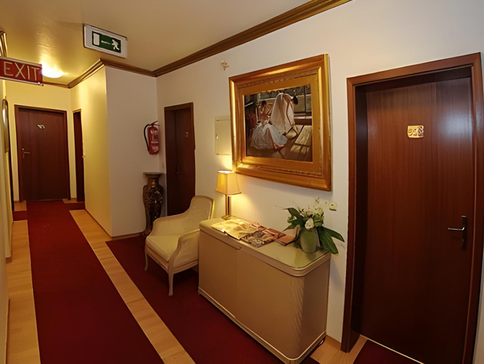 Others 4, Lowen Hotel, Offenbach am Main