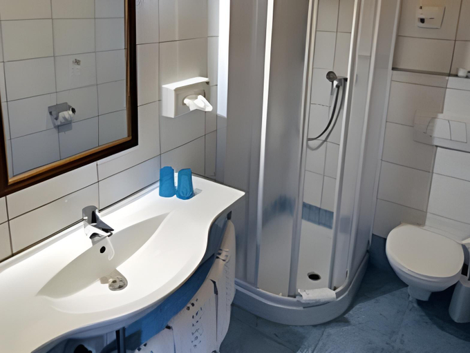 Bathroom 4, Hotel Garni Wurzer, Klagenfurt Land