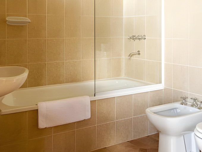 Bathroom 3, Los Ancares Resort, San Alberto