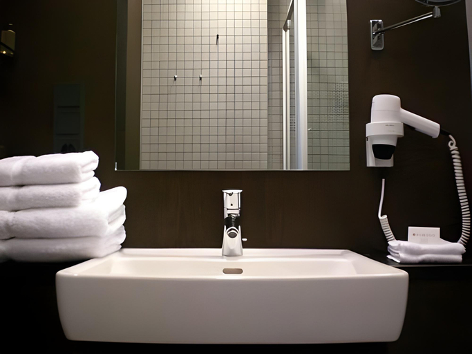 Bathroom 5, Sante Royale Hotel- & Gesundheitsresort, Vogtlandkreis