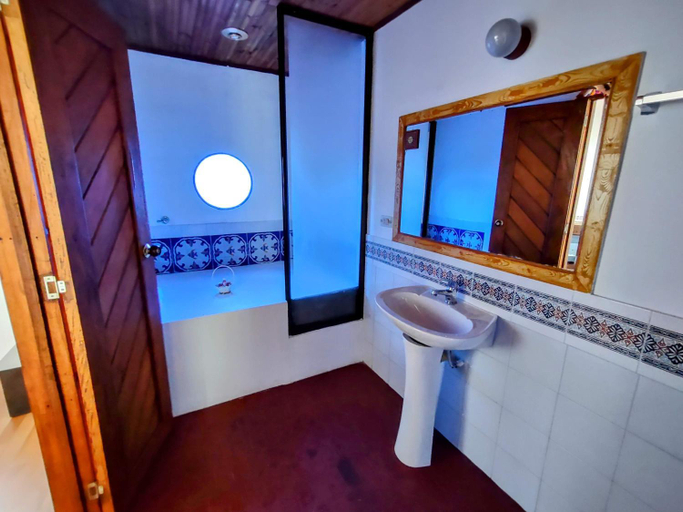 Bathroom 2, Refugio Genesis habitaciones Lago de Tota, Cuítiva