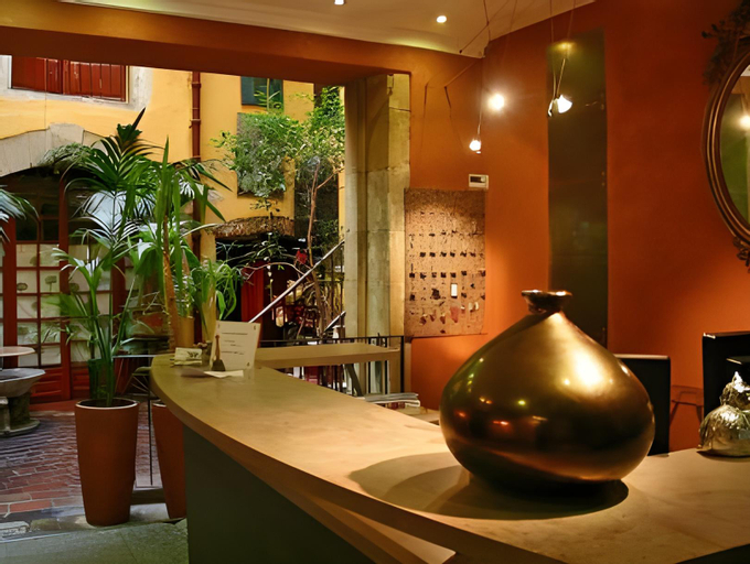 Public Area 3, Hôtel de l'Europe, Tarn