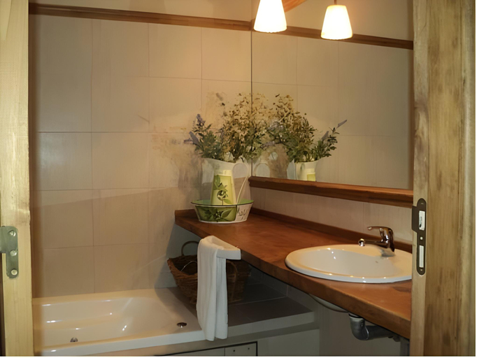 Bathroom 3, Arelauquen Bungalows & Suites, Bariloche