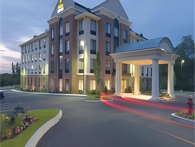 Holiday Inn Express & Suites AUBURN, Worcester