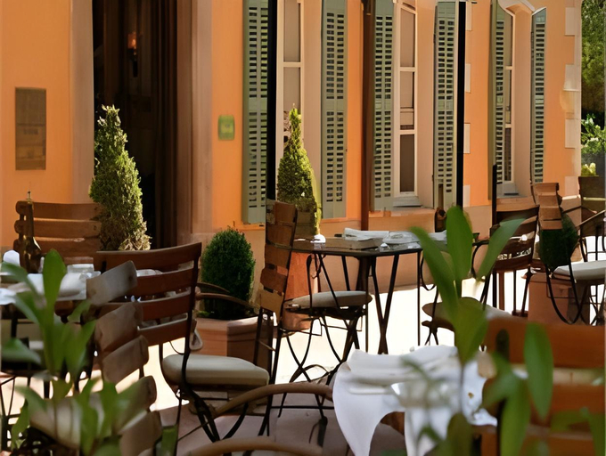 Food & Drinks 5, Hostellerie De L'abbaye De La Celle - Teritoria, Var