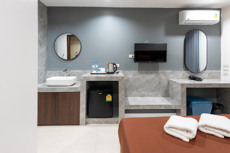 Bathroom 19