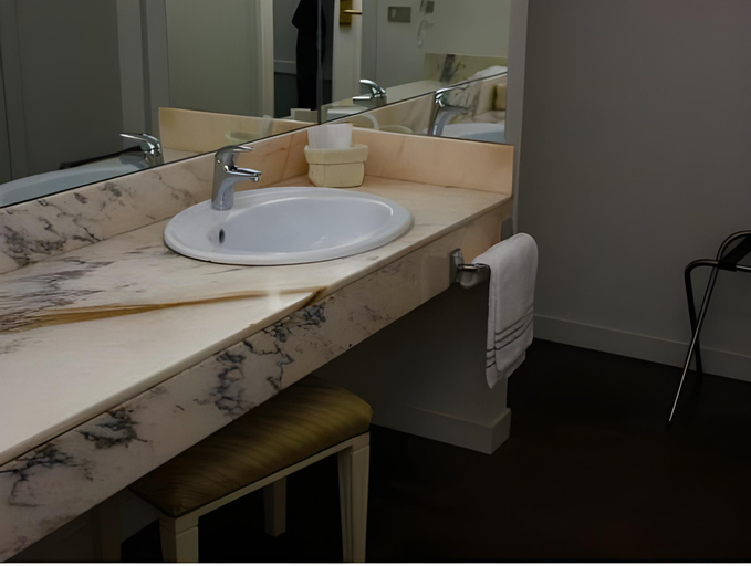 Bathroom 5, Blue Dream Hotel, Padua
