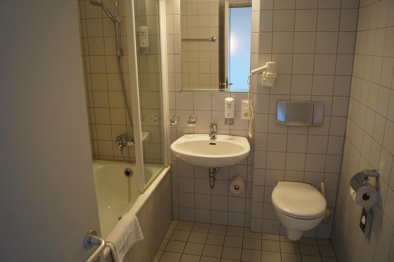 Bathroom 4, Hoteltow, Potsdam-Mittelmark
