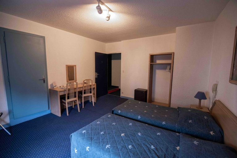 Bedroom 2, Hotel De La Poste, Haute-Savoie