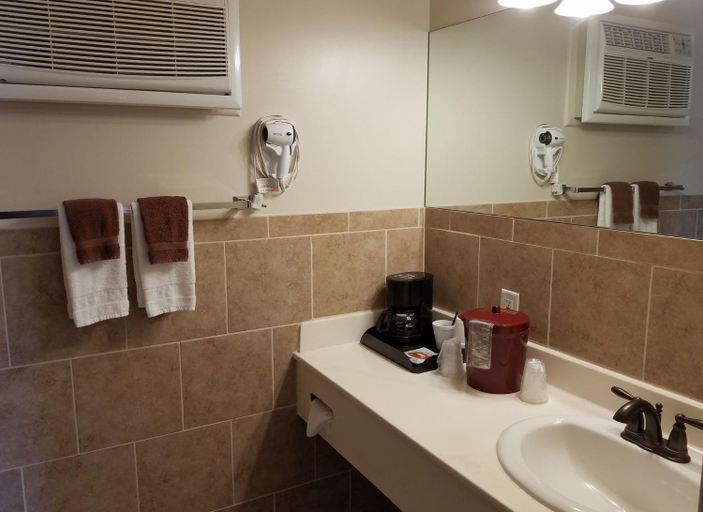 Bathroom 4