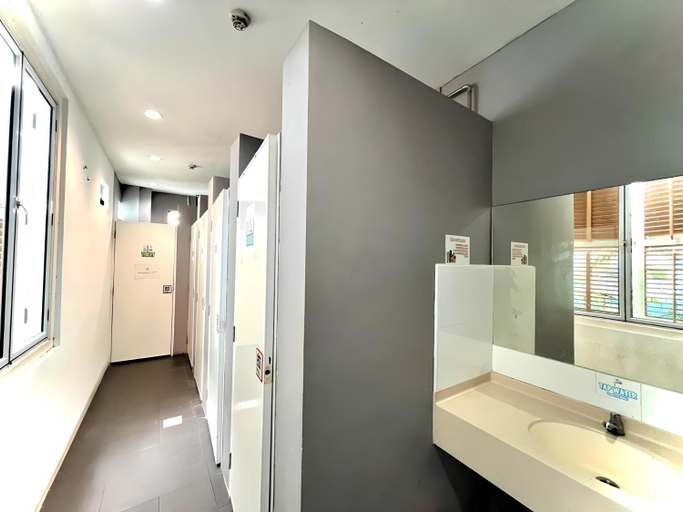 Bathroom 9