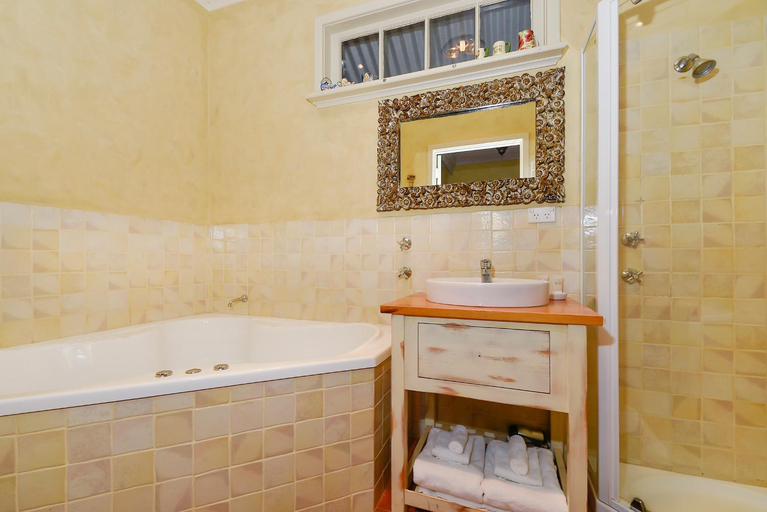 Bathroom 13