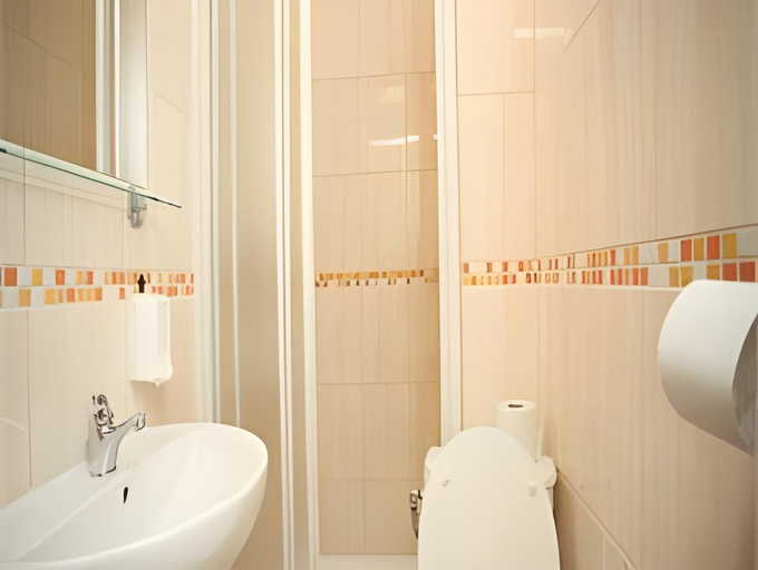 Bathroom 4, Metropolitan Old Town Hotel, Praha 7