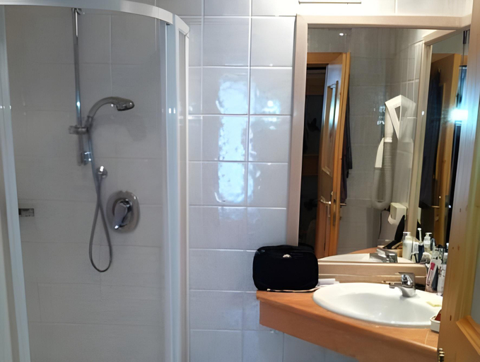 Bathroom 2, Hotel Lech Da Sompunt, Bolzano
