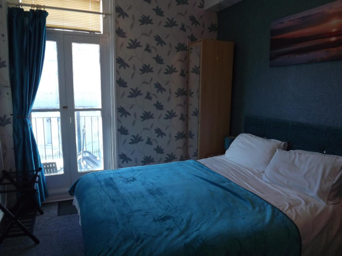 Others 5, The Chequers, Norfolk
