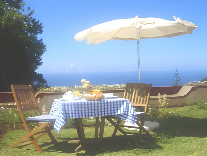 Others 5, Quita Das Vinhas, Calheta