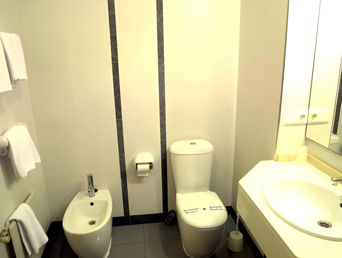 Bathroom 5, VALHOTEL Residencia Tiempo Libre El Puig, Valencia