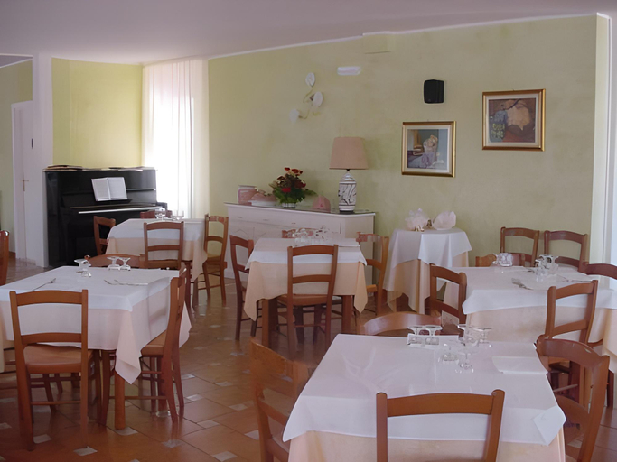 Others 2, Residence Atlante, Taranto
