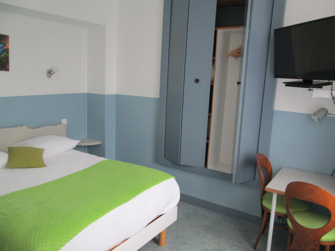 Bedroom 3, Logis Hotel Beausejour, Vienne