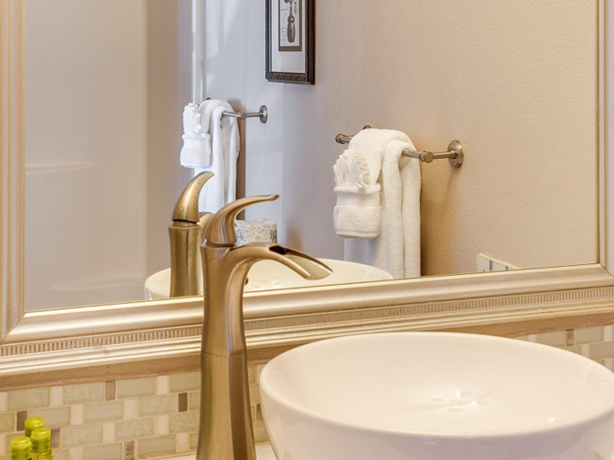 Bathroom, Leavenworth Village Inn, Chelan