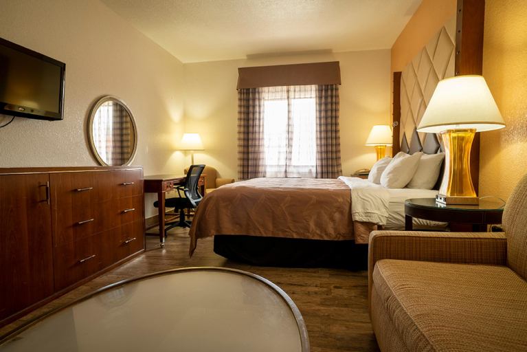 Bedroom 13