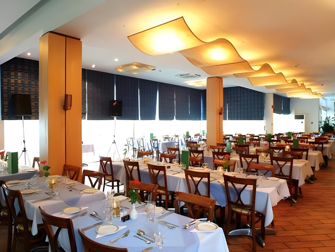 Food & Drinks 5, Park Beach Hotel