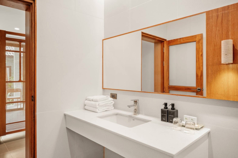 Bathroom 9