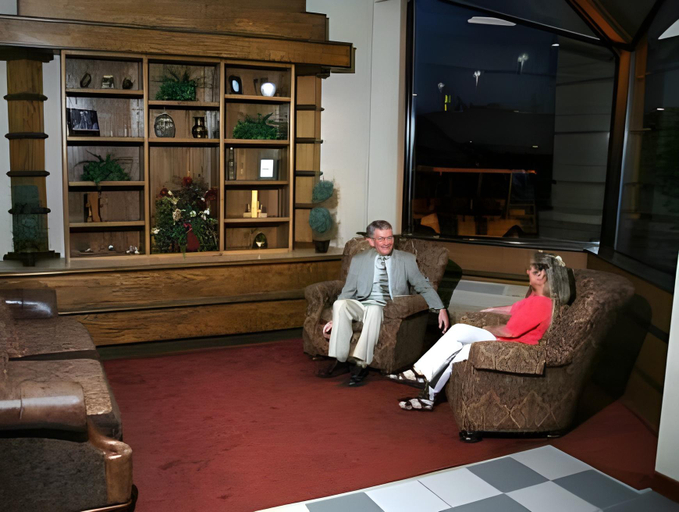 Public Area 2, Grand Oaks Hotel, Taney