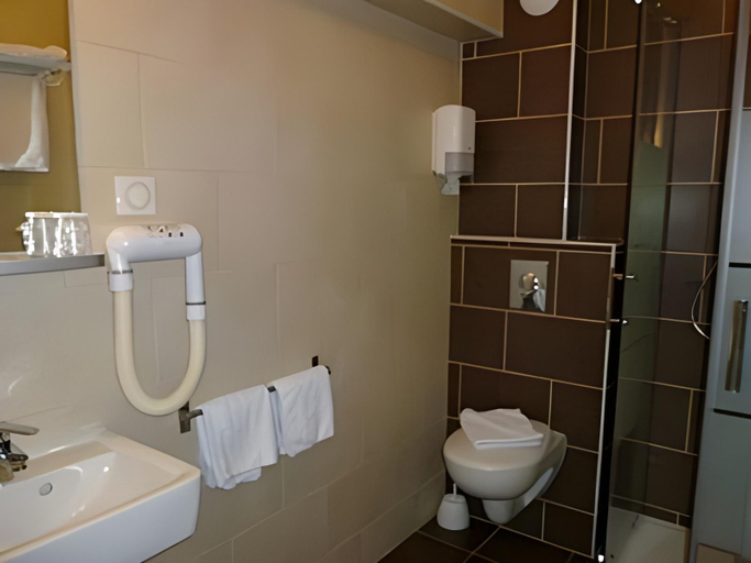 Bathroom 3, Hotel du Midi Plage, Hérault