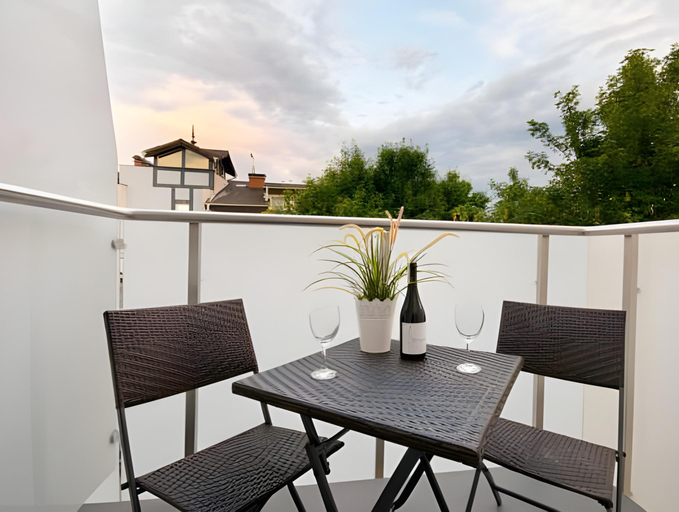 Others 3, Molo Residence, Sopot