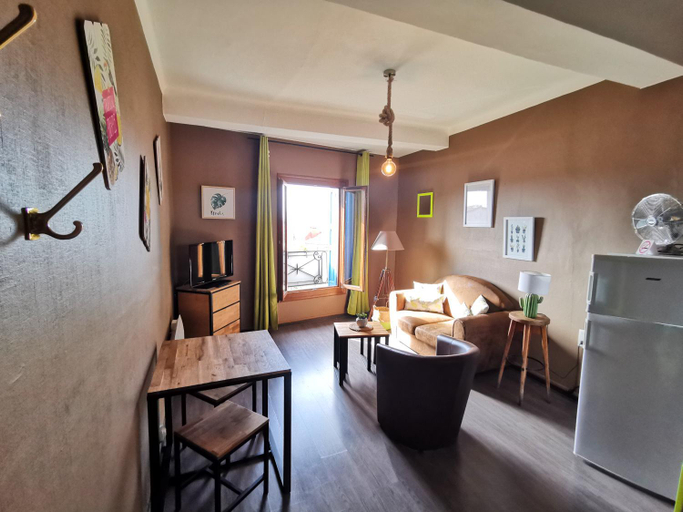 Dining Room 8