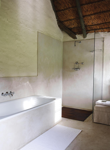 Bathroom 4, Elephant House, Cacadu