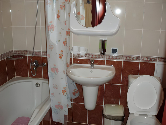 Bathroom 5, Villa Marta, Drohobyts'ka