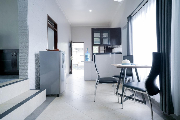 Dining Room 17