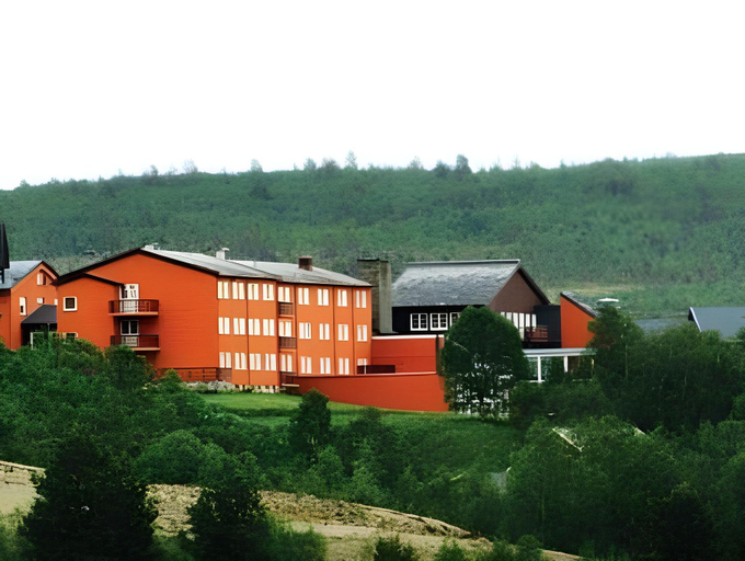Exterior & Views