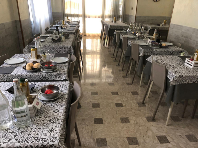Others 3, Hotel Grappoli, Rimini