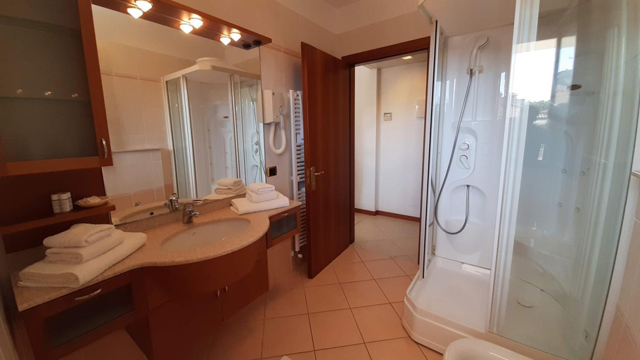 Bedroom 3, Hotel & Wellness Fra I Pini, Udine