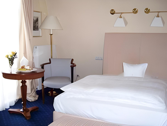 Bedroom 3, Hotel-Restaurant Erbprinz, Karlsruhe