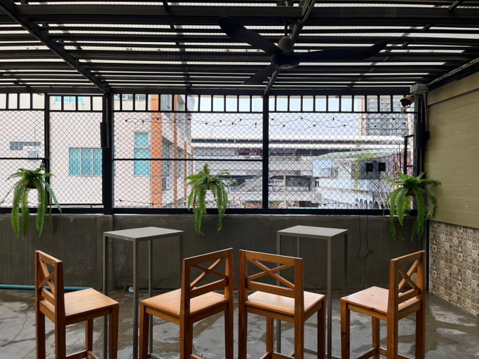 Food & Drinks 4, Brio Cafe and Hostel, Khlong San