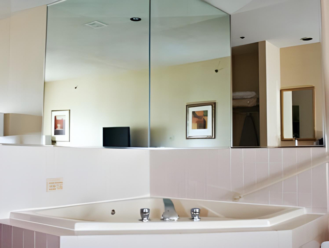 Bathroom 4, Country Inn Suites By Radisson Clinton Ia, Clinton