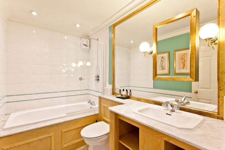 Bathroom 4, Bridge Hotel, Cumbria