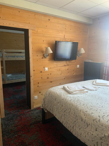 Bedroom 3, Hotel l'Equipe, Alpes-de-Haute-Provence