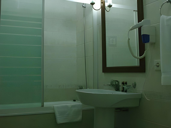 Bathroom 4, Hotel Kopala, Tbilisi