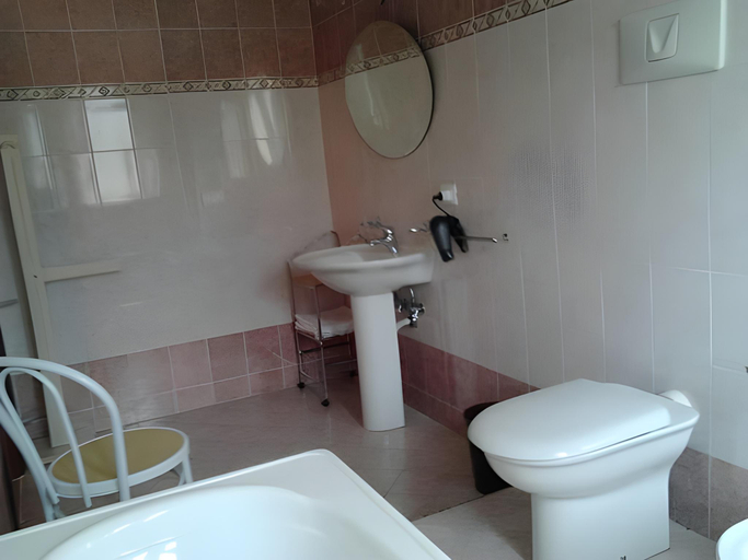 Bathroom 2, B&B Emmanuel, Reggio Di Calabria