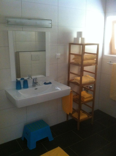 Bathroom 10