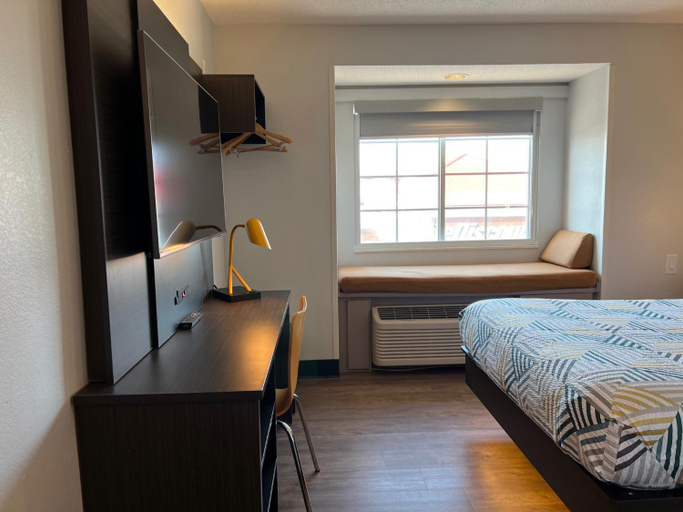Bedroom 3, Motel 6 Indianapolis, IN, Marion