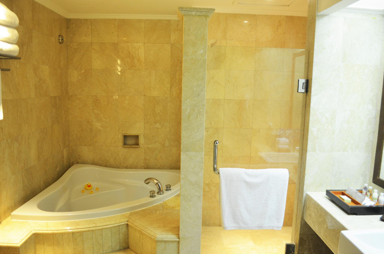 Bathroom 9